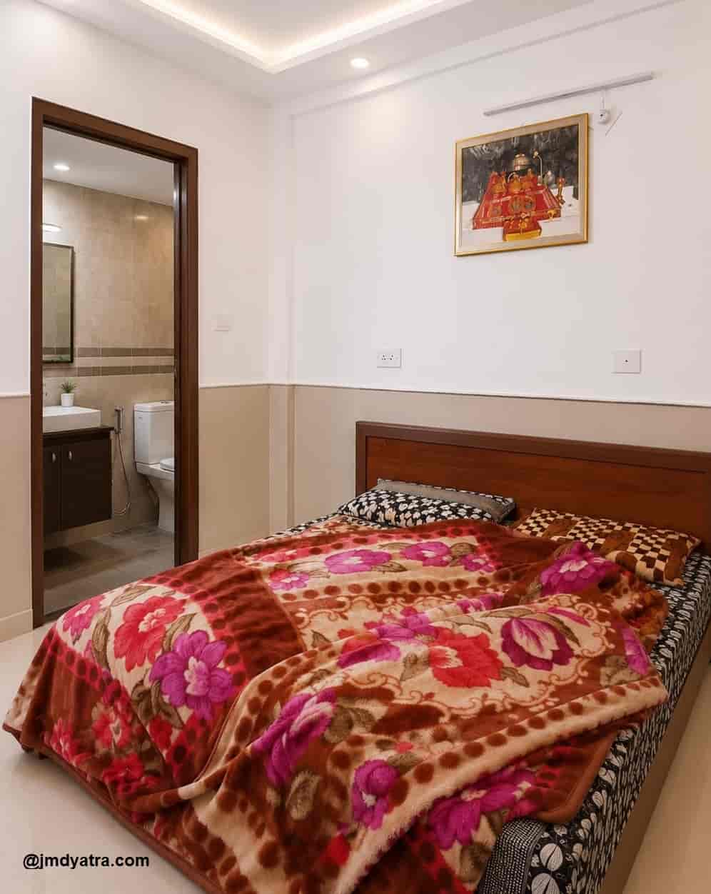 Vaishno devi-Room-at-Ardhkuari-sharda-bhavan